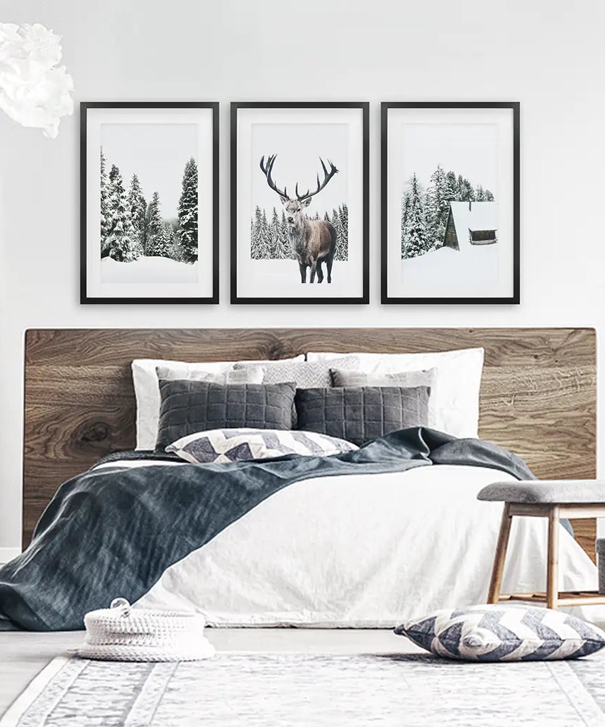 3-teilige Weihnachtswandkunst. Wald, Blockhütte, Rentier