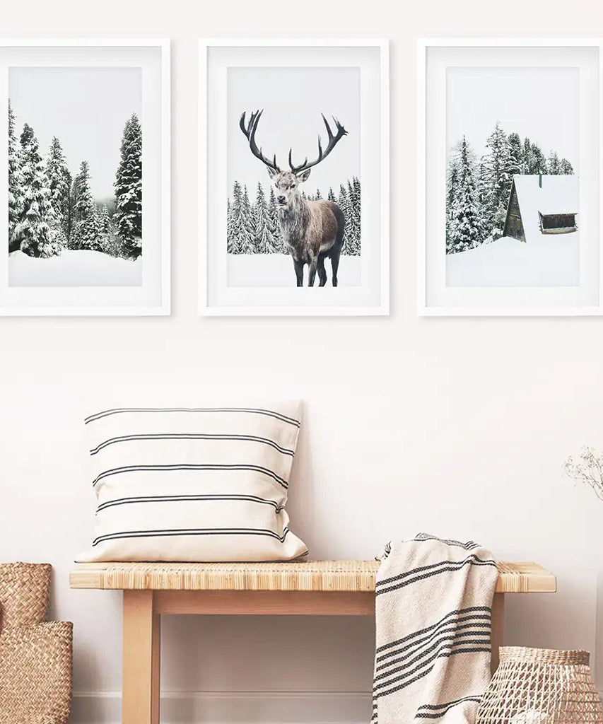 3-teilige Weihnachtswandkunst. Wald, Blockhütte, Rentier