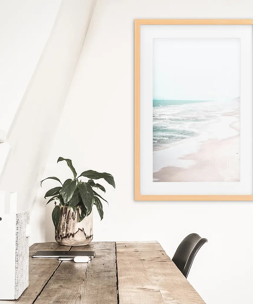 Beiger Kunstdruck für die Küste. Meereswellen