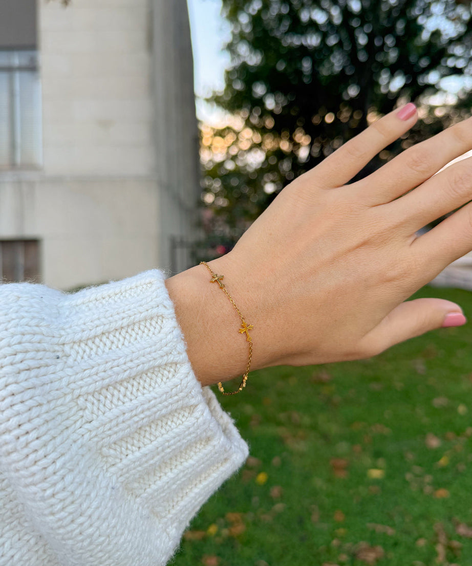 Cross Link Bracelet