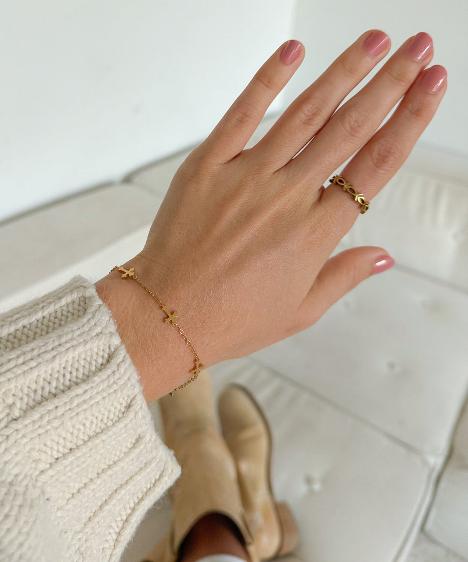 Cross Link Bracelet