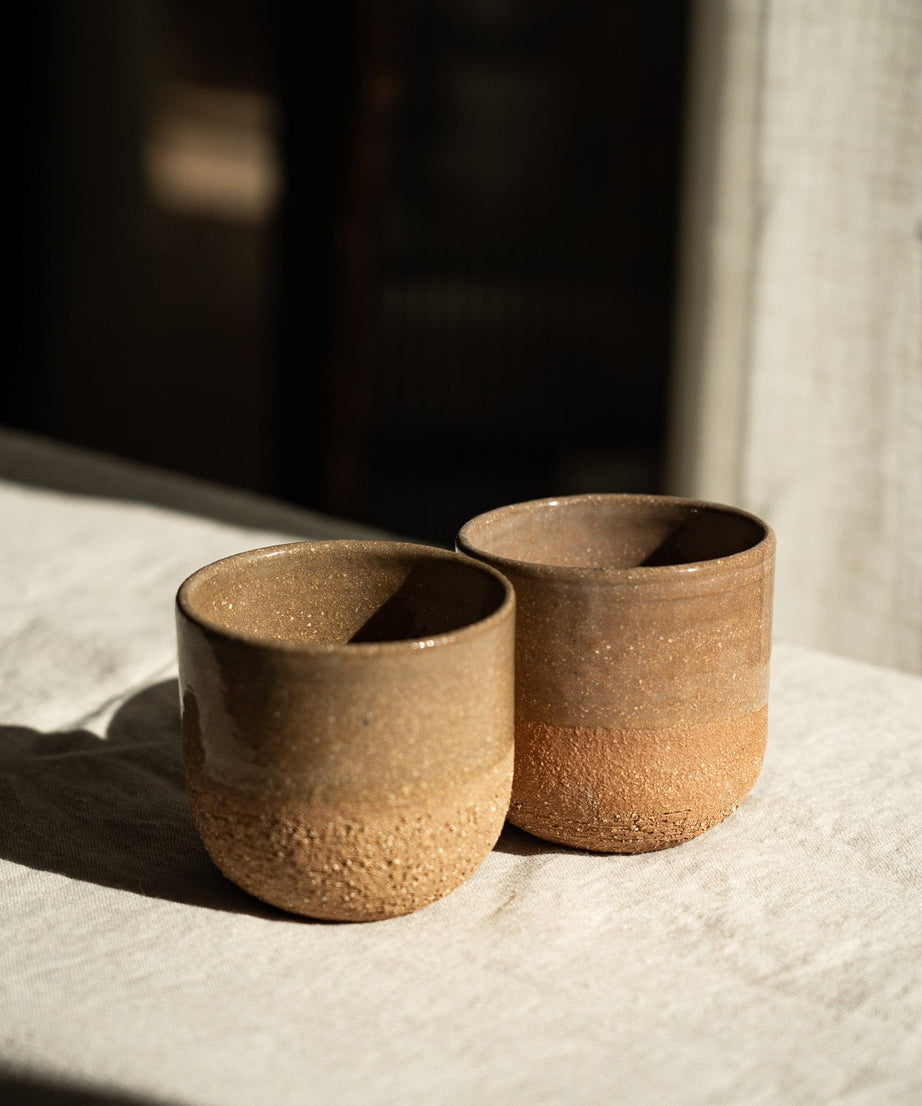 Handgemachte Keramik-Kaffeetasse – Rustikale, rosarote Steingut-Tasse