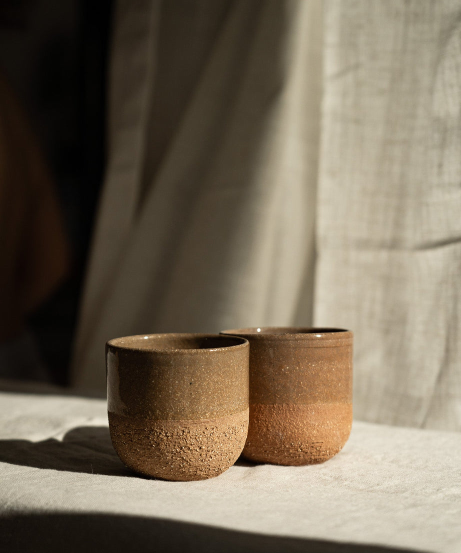 Handgemachte Keramik-Kaffeetasse – Rustikale, rosarote Steingut-Tasse