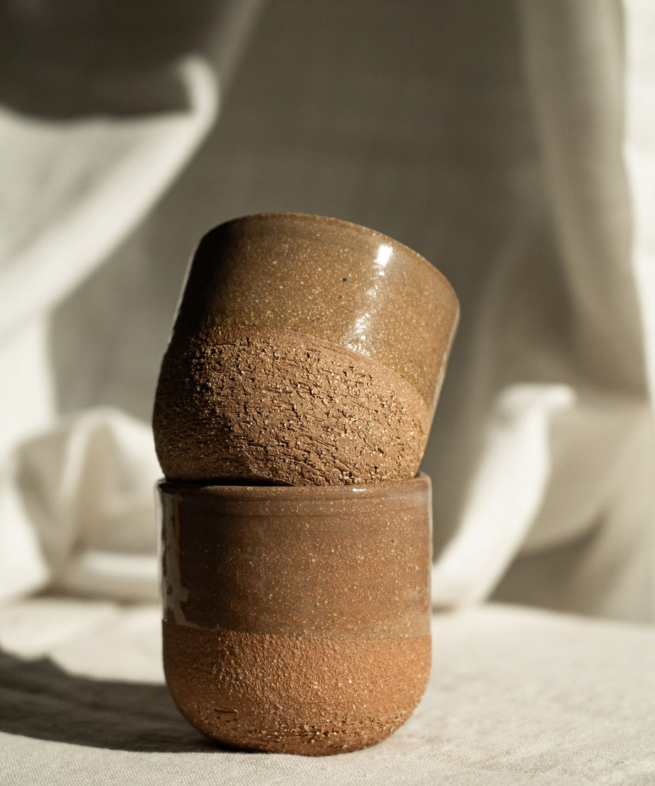 Handgemachte Keramik-Kaffeetasse – Rustikale, rosarote Steingut-Tasse
