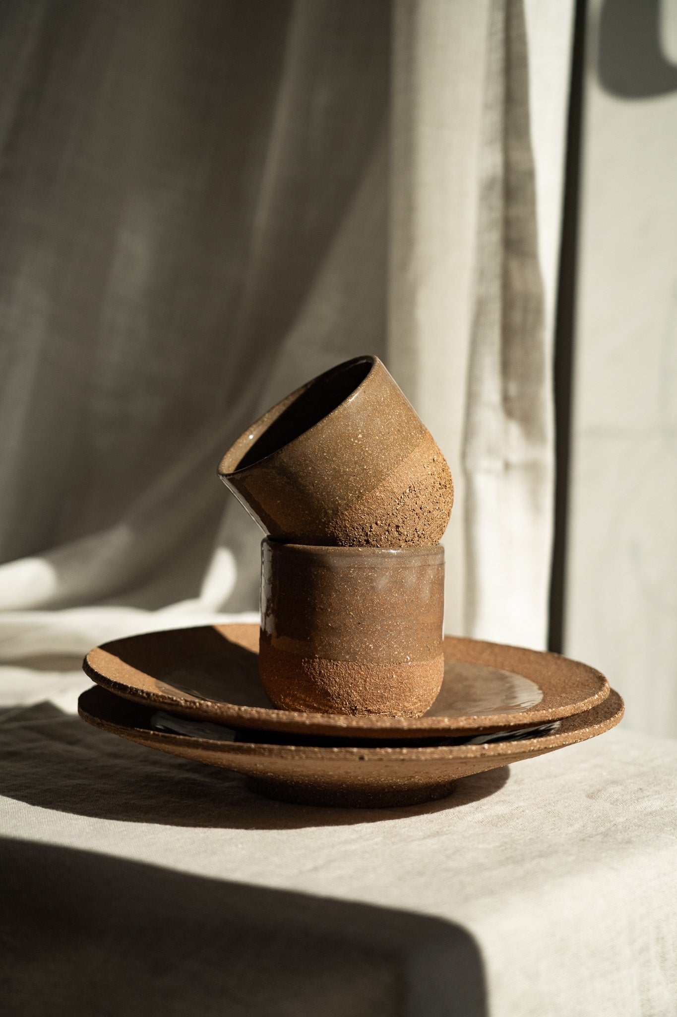 Handgemachte Keramik-Kaffeetasse – Rustikale, rosarote Steingut-Tasse