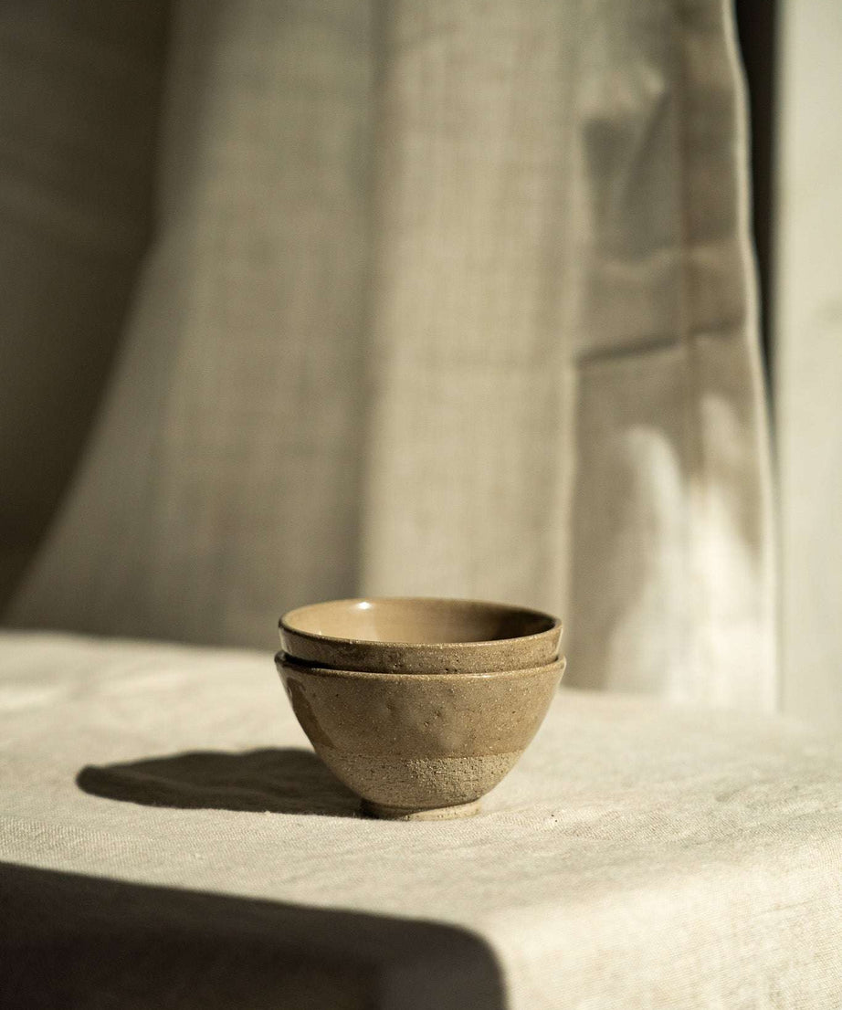 Handgemachte Steingut kleine Teetasse – Grau mit Sprenkeln