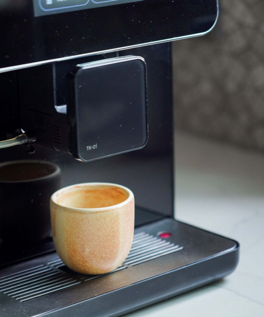 Espresso-Tasse aus beigem Steingut