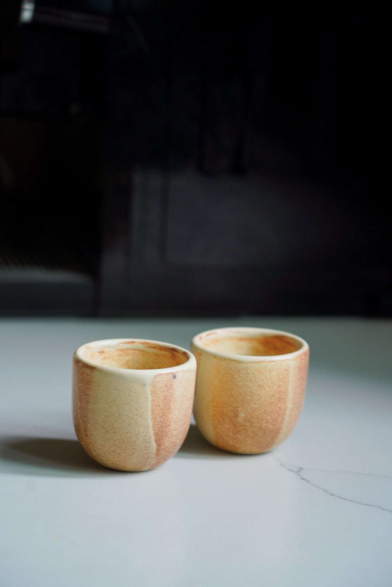 Espresso-Tasse aus beigem Steingut