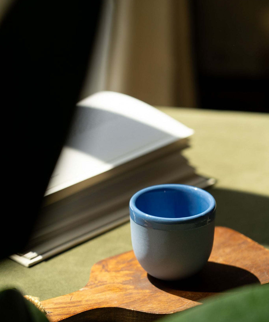 Handgemachte Espressotasse aus Porzellan