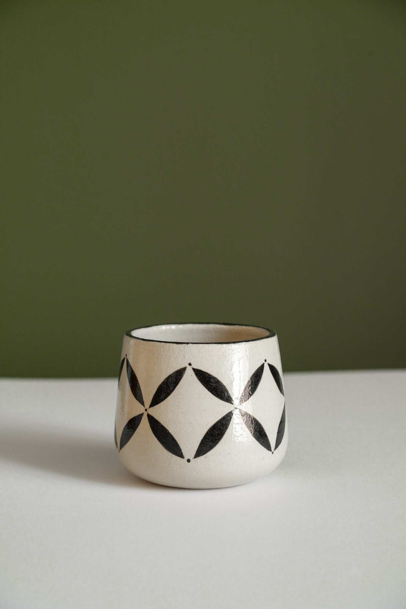 Handbemalte Kaffeetasse: Handgefertigte Steinzeug Heritage Kollektion