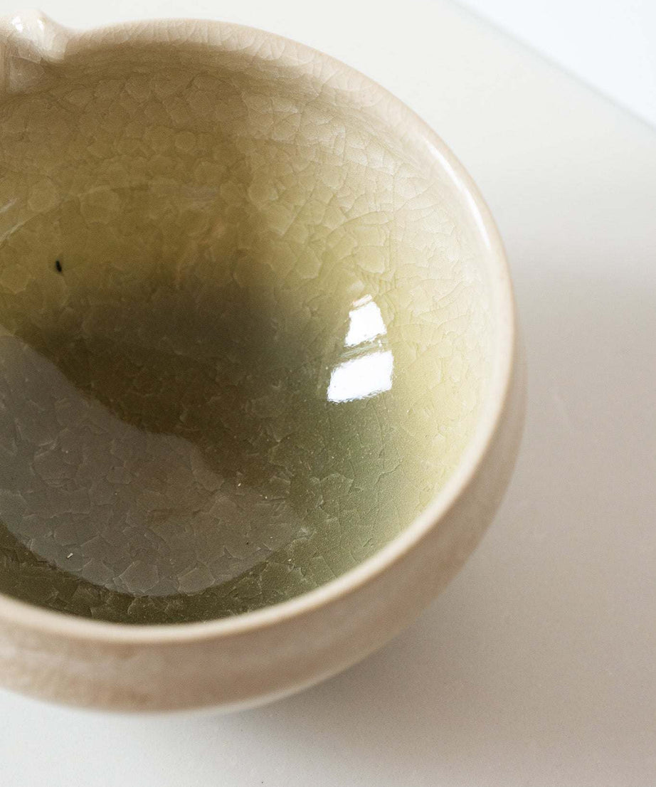 Handgefertigte Keramik-Matcha-Schale mit Ausgießer & passendem Tassenset