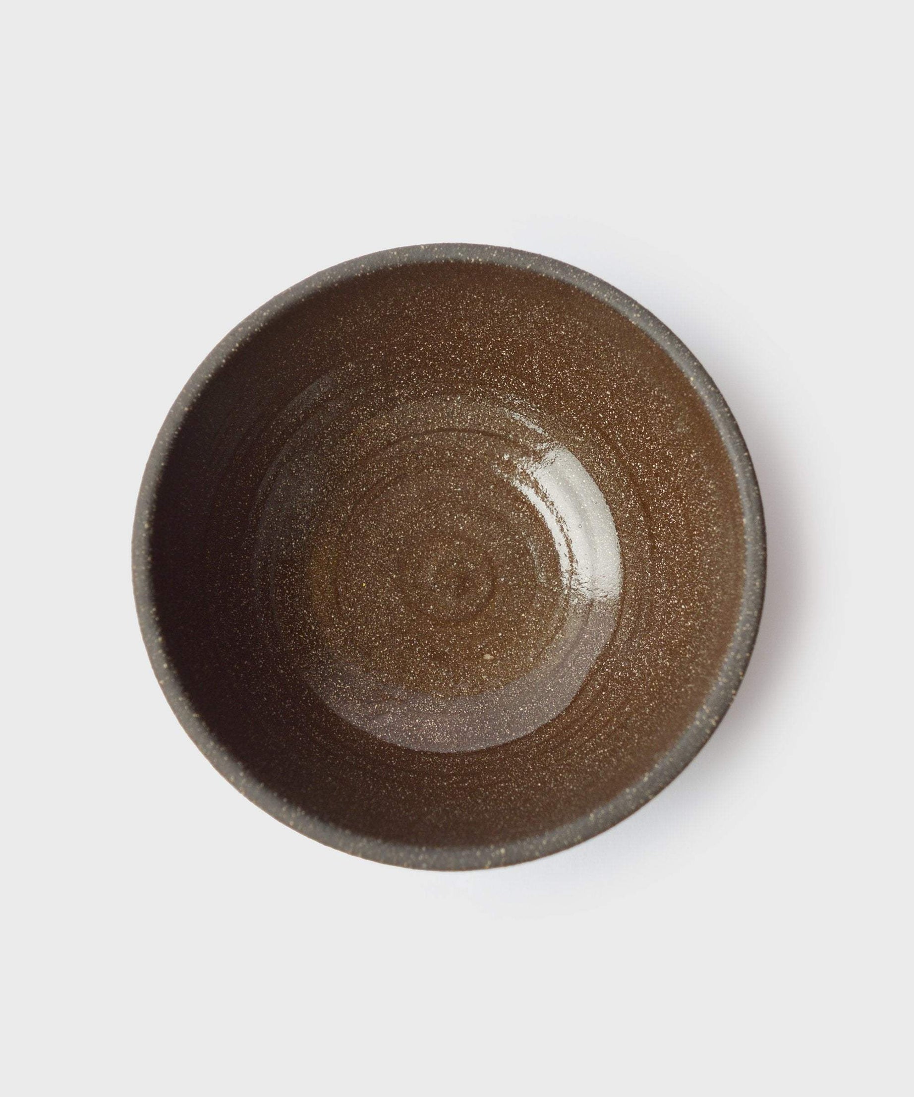 Handgefertigte dunkle Steingutschale „Pumpernickel“