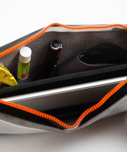 ugo® Black Geo Collection TABLET XL