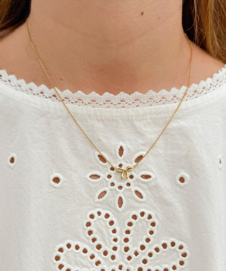 Dainty Bow Necklace