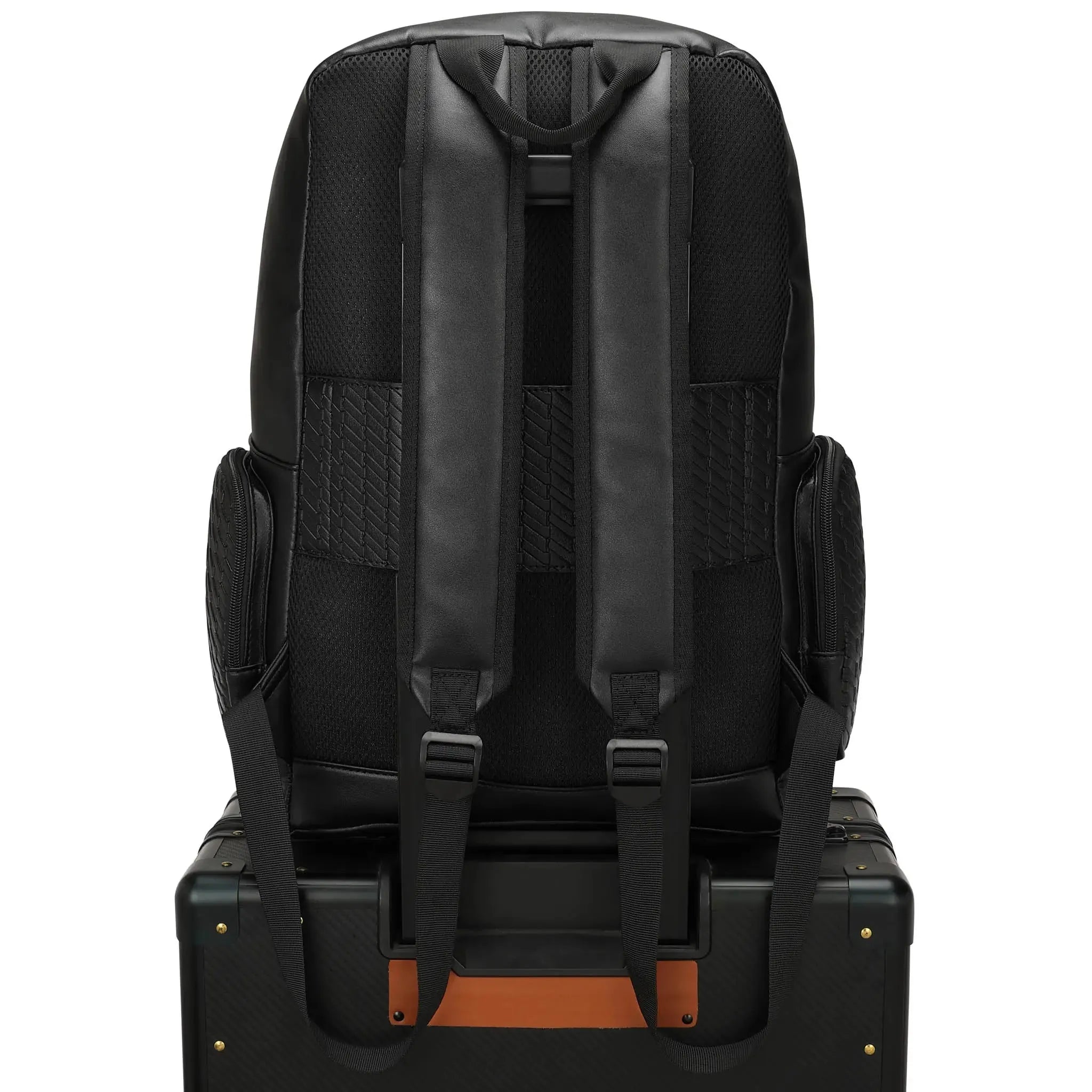 Leisure Luxe 33L Rucksack aus veganem Leder