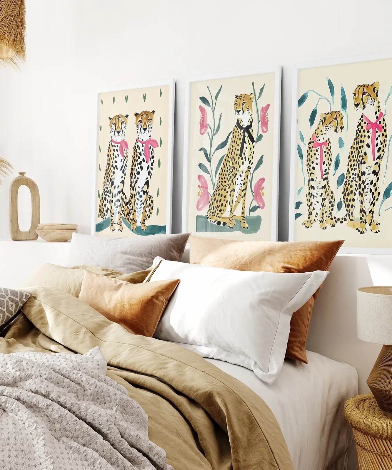 Lustiges Leoparden-Set. Moderne Wand Kunstdrucke. Beige & Rosa