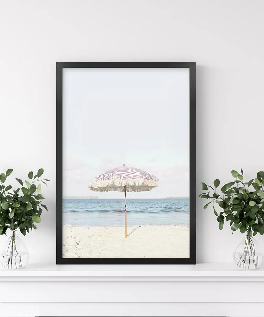 Mädchen Kinderzimmer Wanddekoration. Rosa Regenschirm, blauer Ozean