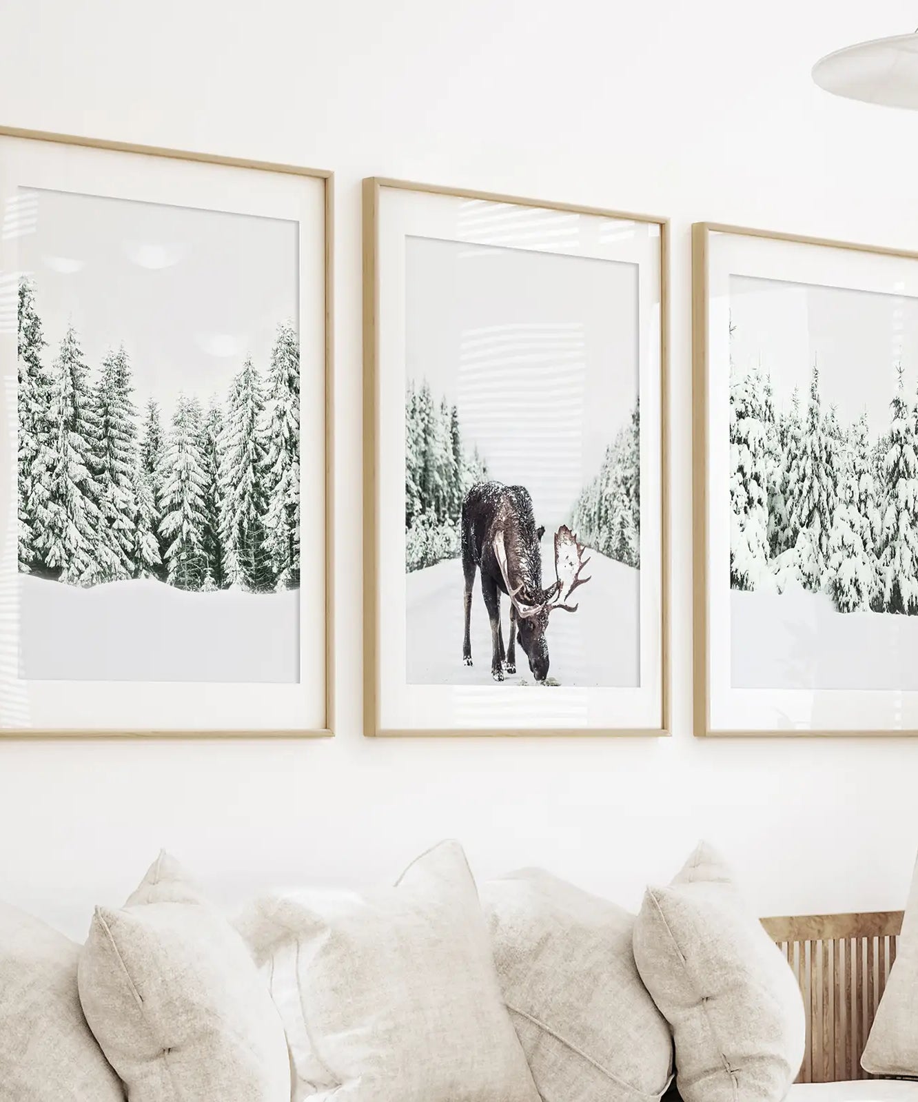 Nordisches Winter-Wandbild 3er-Set. Verschneiter Wald und Elch