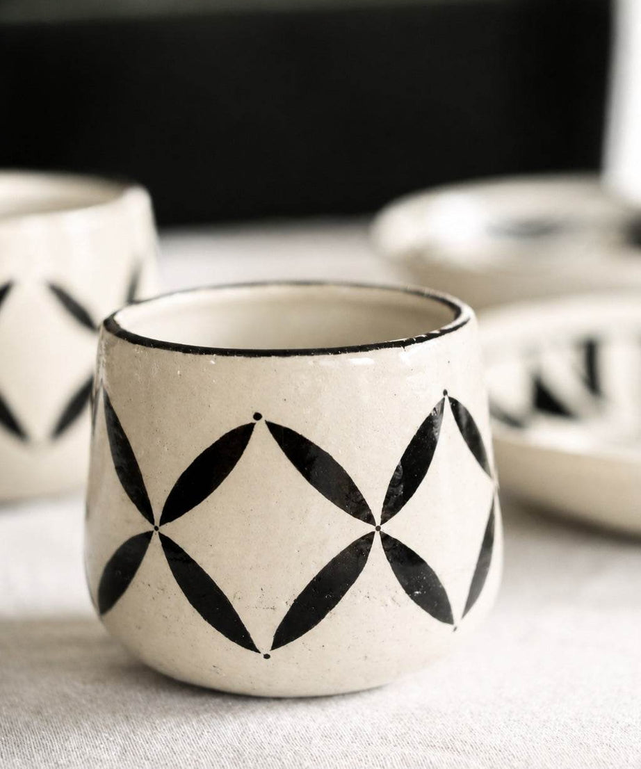 Handbemalte Kaffeetasse: Handgefertigte Steinzeug Heritage Kollektion