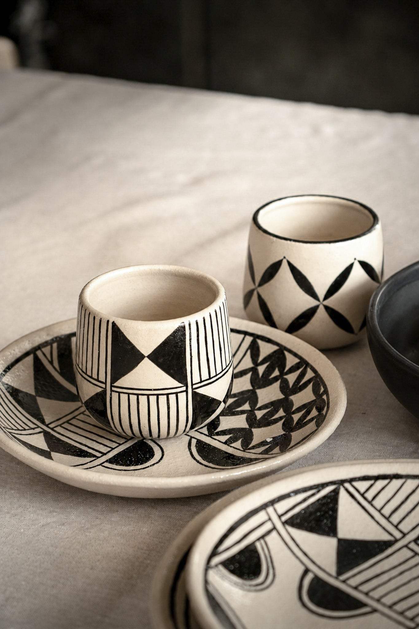 Hand Painted Stoneware Salad Plate: Heritage Collection