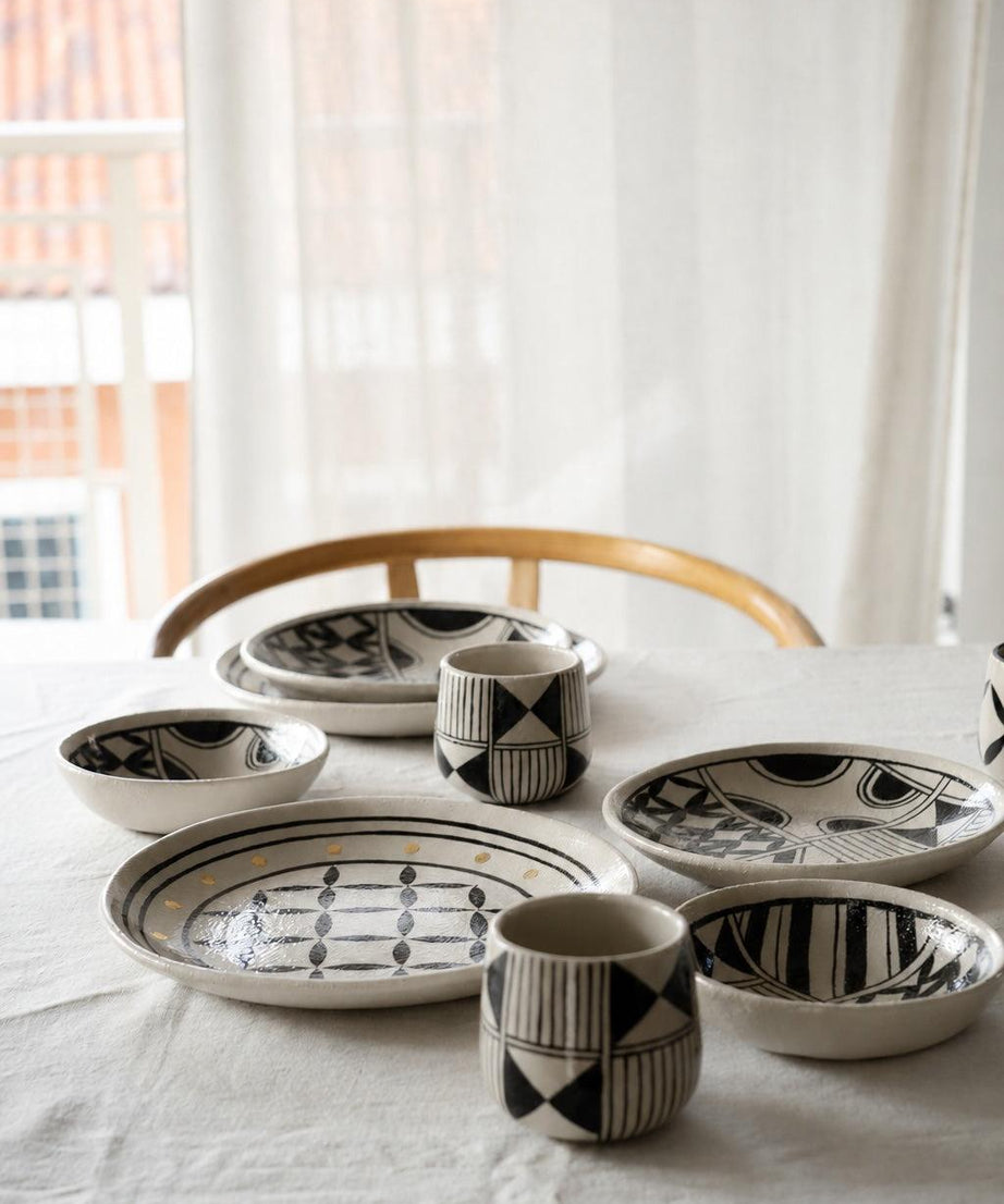 Handbemalter Steingut-Speiseteller: Handmade Heritage Collection