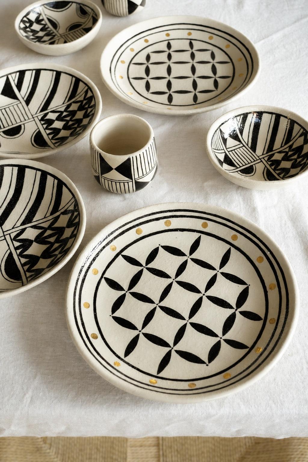 Hand Painted Stoneware Dinner Plate: Handmade Heritage Collection