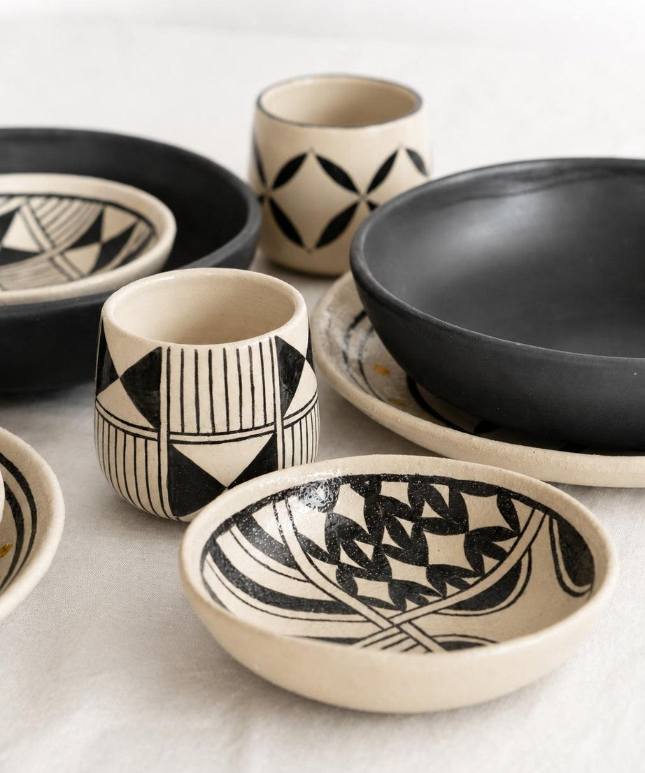 Handbemalter Steingut-Salatteller: Heritage Collection