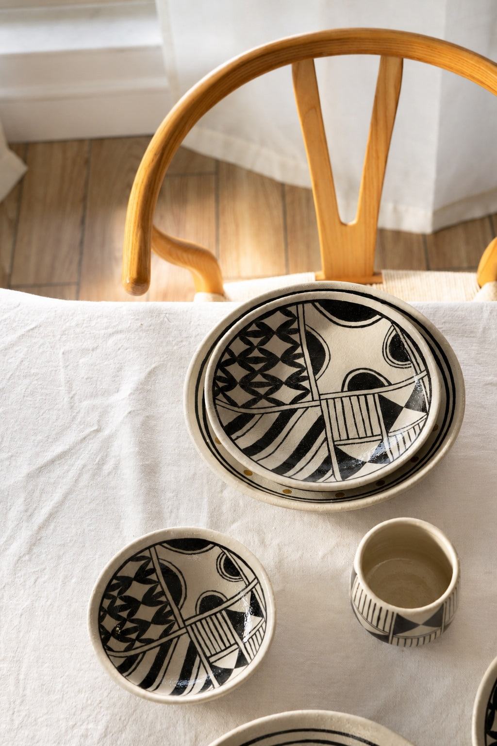 Hand Painted Stoneware Dinner Plate: Handmade Heritage Collection