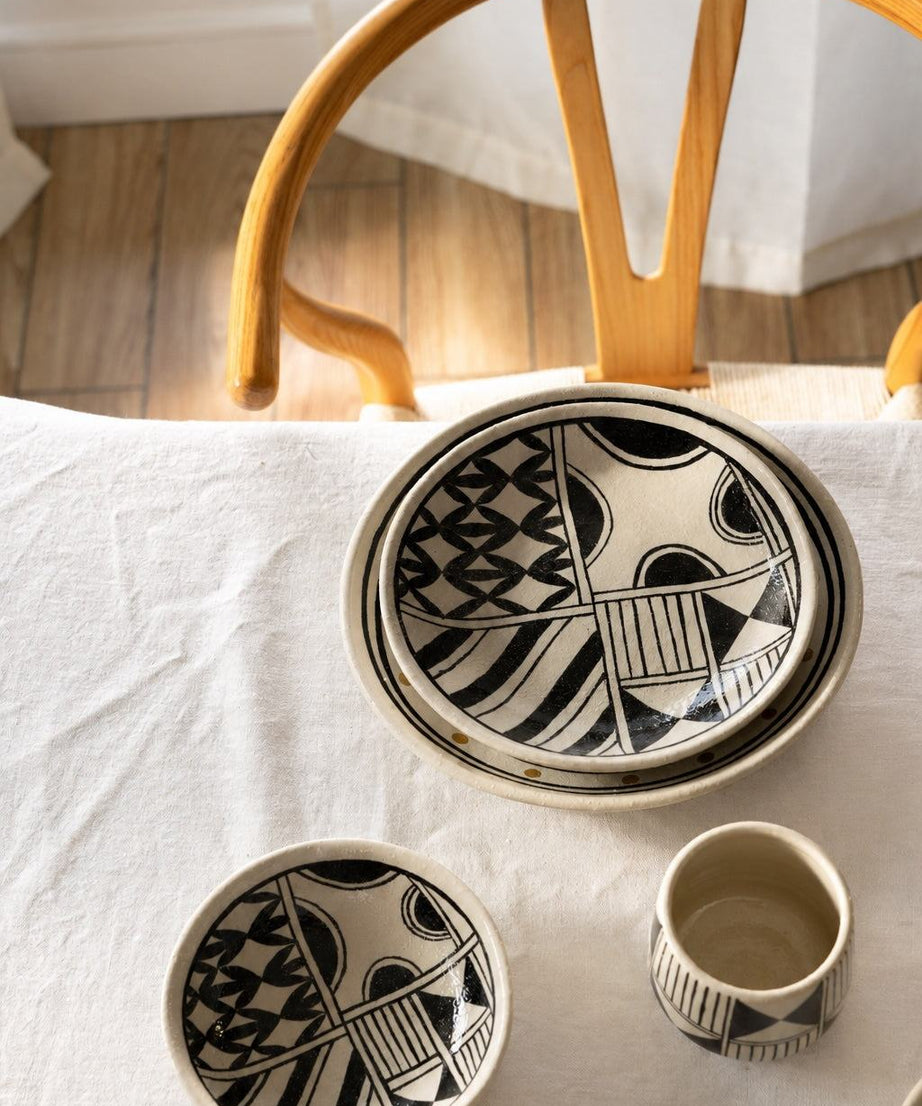Handbemalter Steingut-Salatteller: Heritage Collection