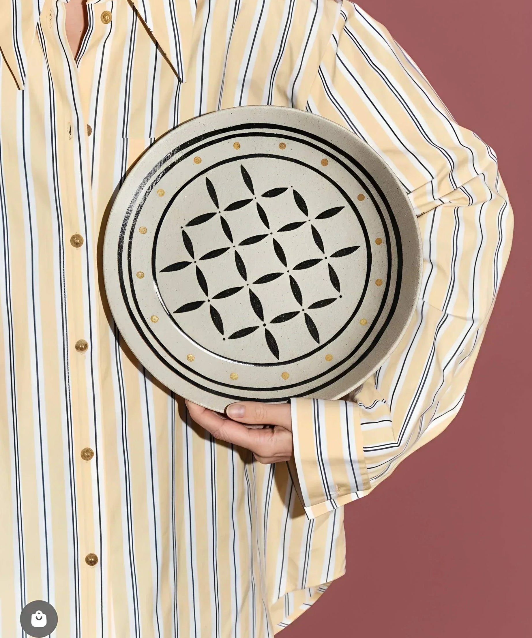 Handbemalter Steingut-Speiseteller: Handmade Heritage Collection