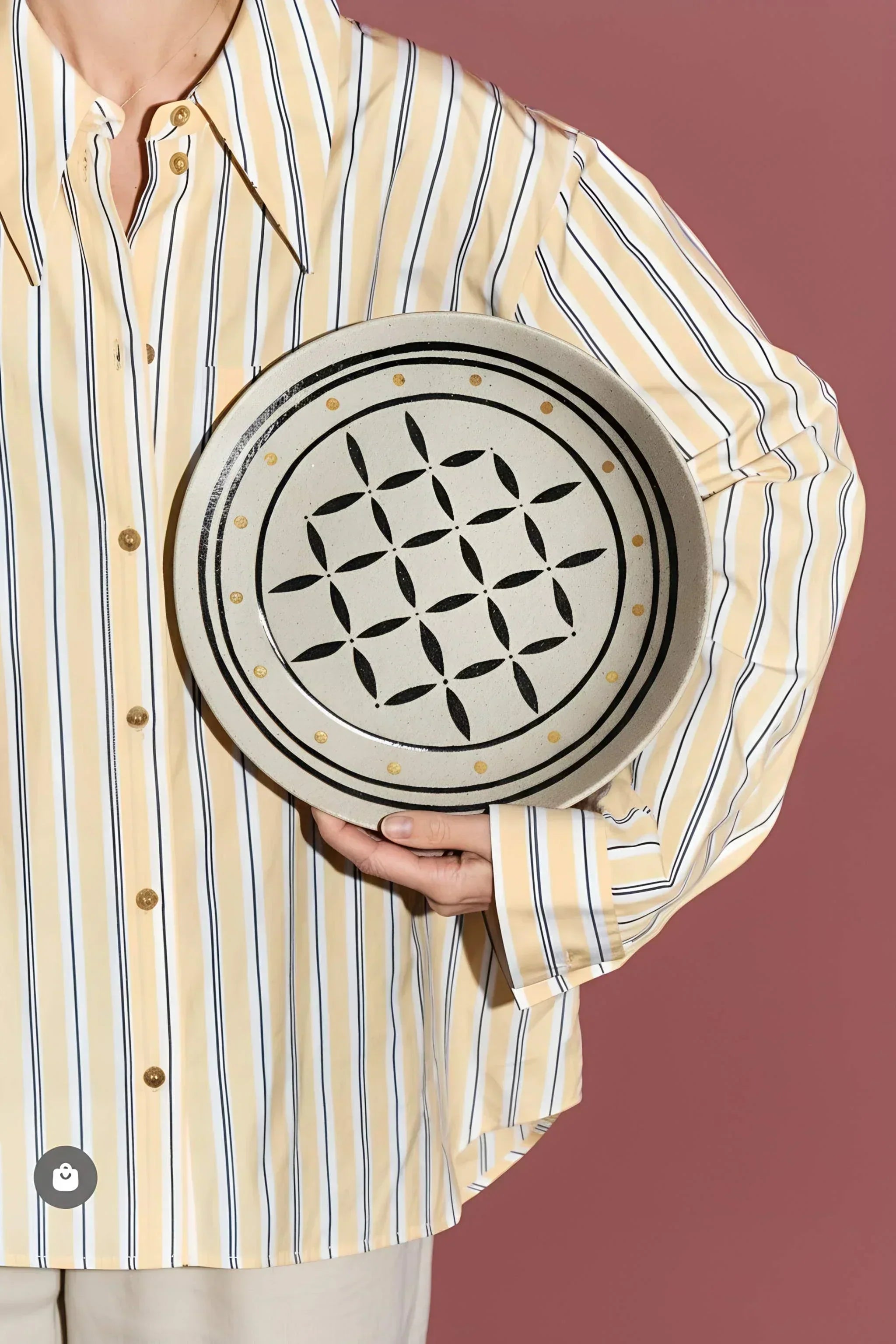 Hand Painted Stoneware Dinner Plate: Handmade Heritage Collection