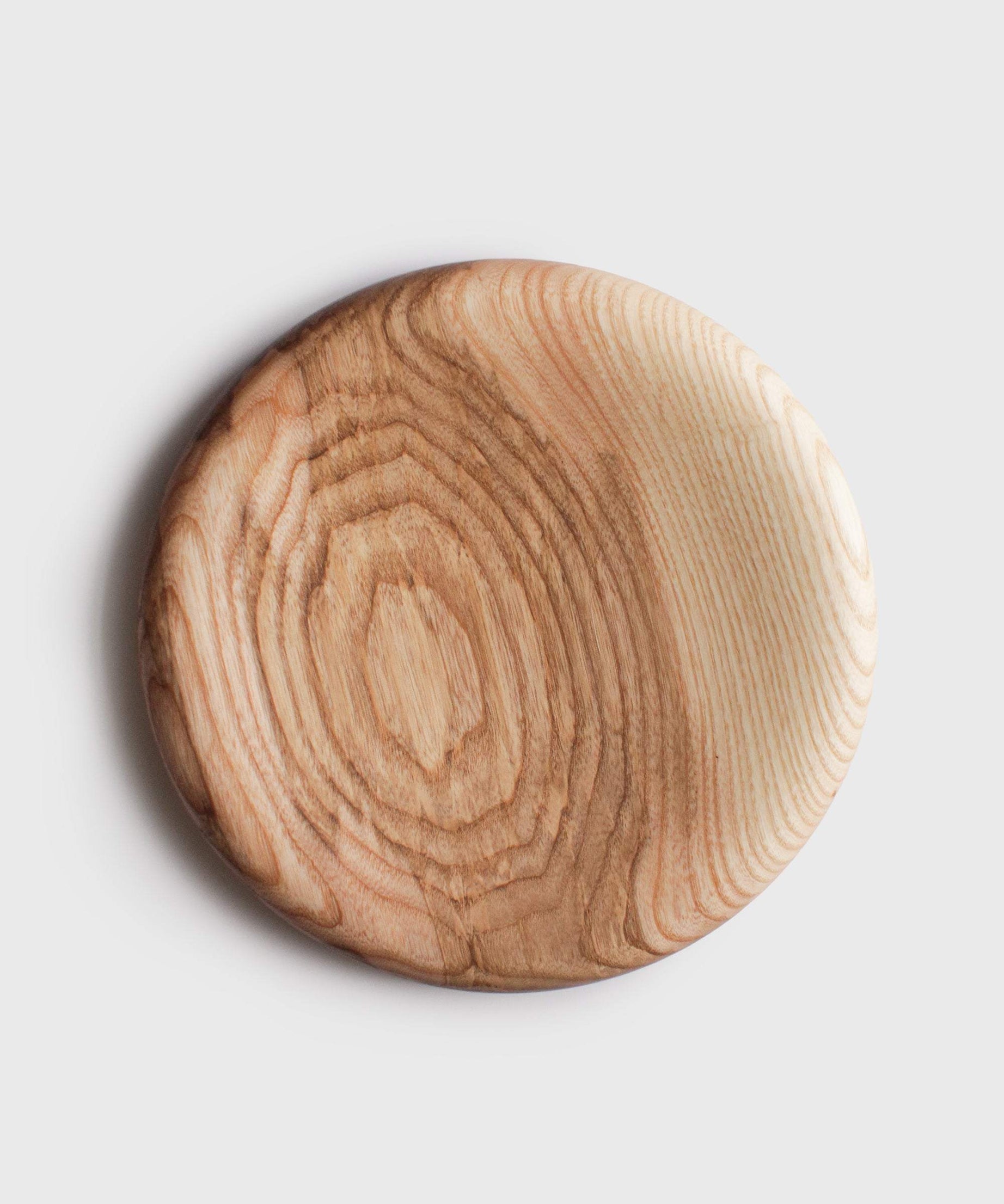 Handgeschnitzte Schmuckschale aus Holz