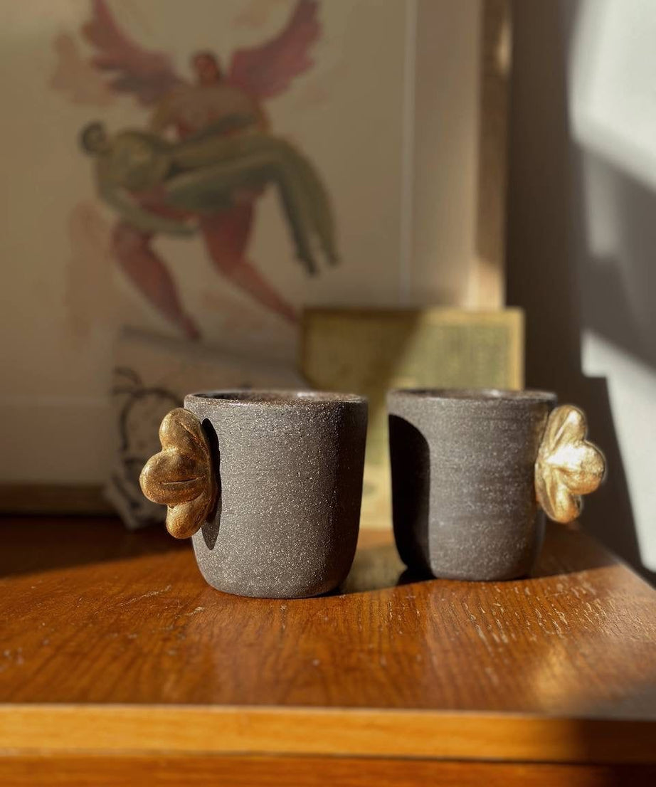 Handgemachte Steingut-Kaffeetasse "Pumpernickel" mit Blattgold