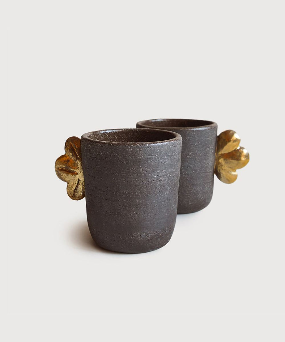 Handgemachte Steingut-Kaffeetasse "Pumpernickel" mit Blattgold