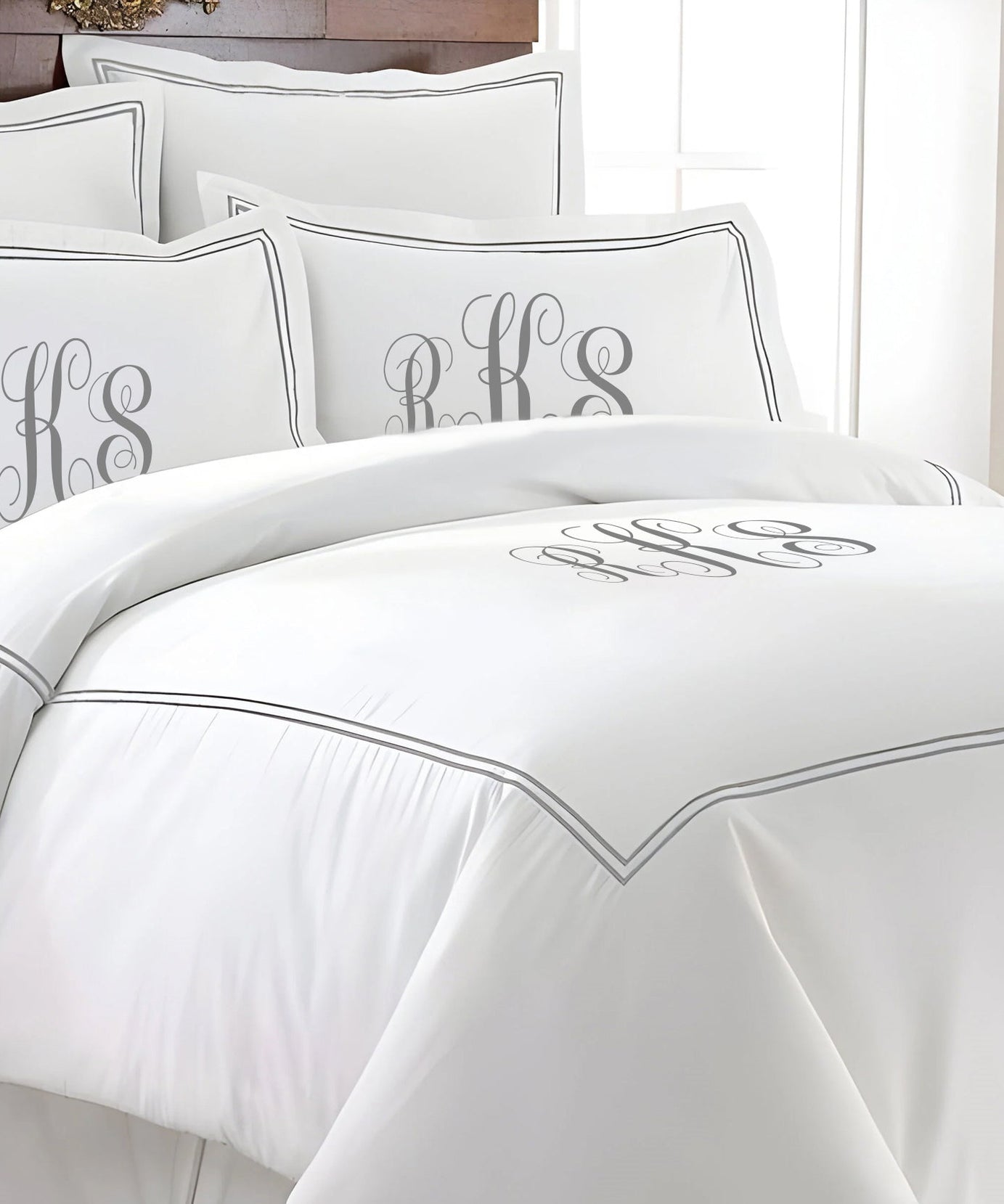 Monogram 400TC Cotton Double Embroidery Sateen Solid Duvet Cover Set
