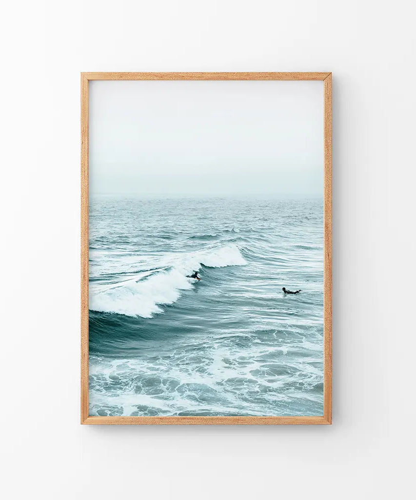 Große blaue Meereswellen. Surfer-Motiv