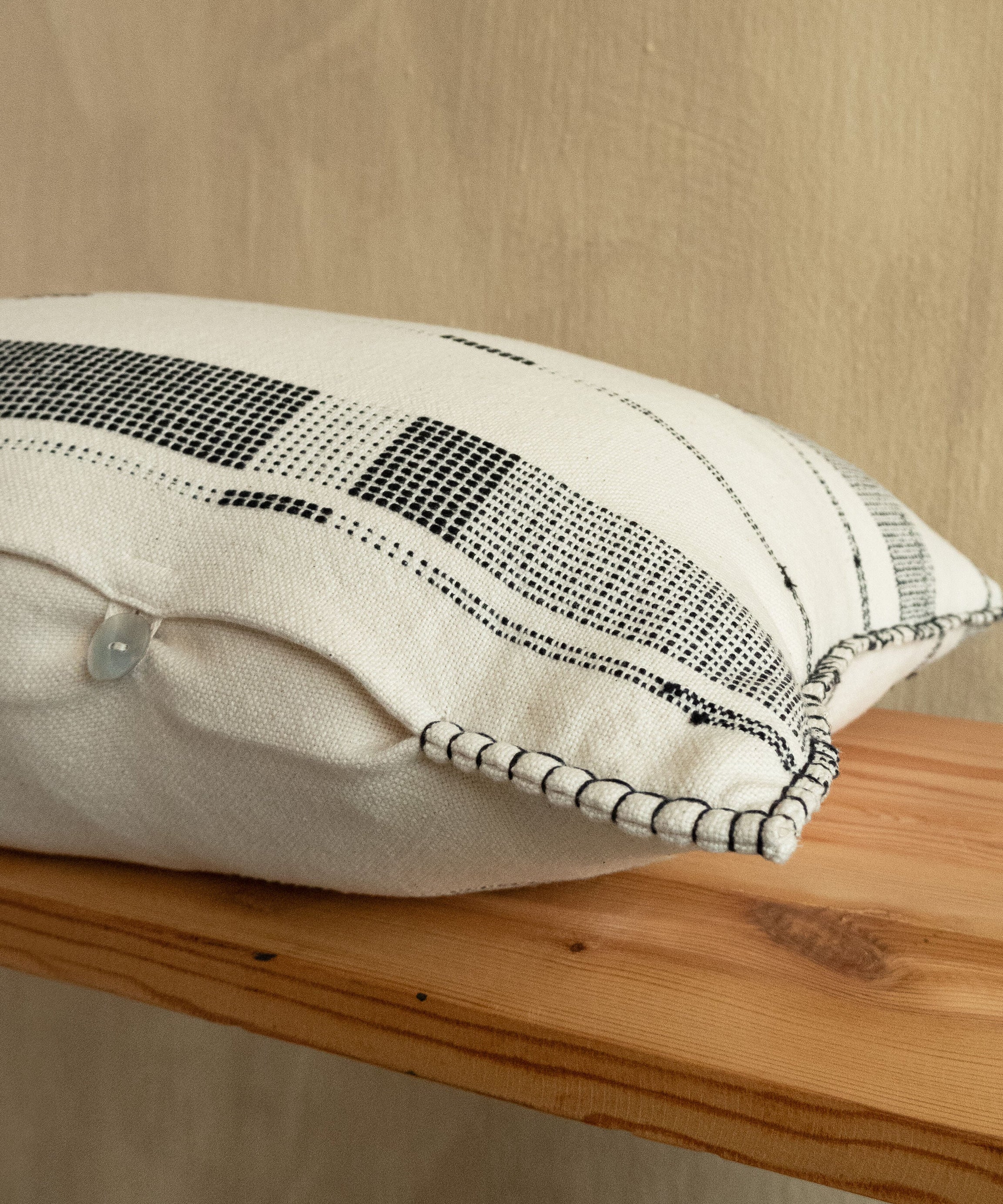 Fulcrum Onyx Oversized Cotton Lumbar Pillow