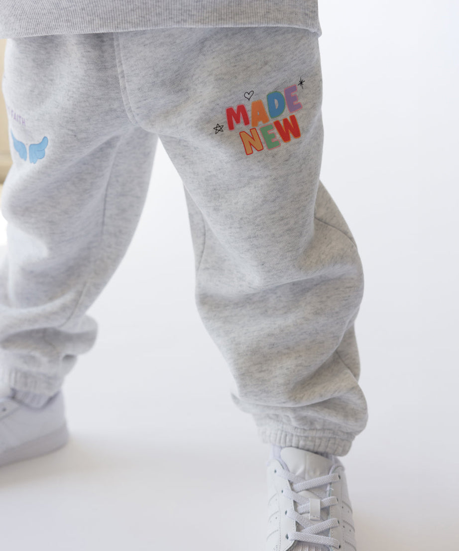 Neue Kinder-Sweatpants gefertigt