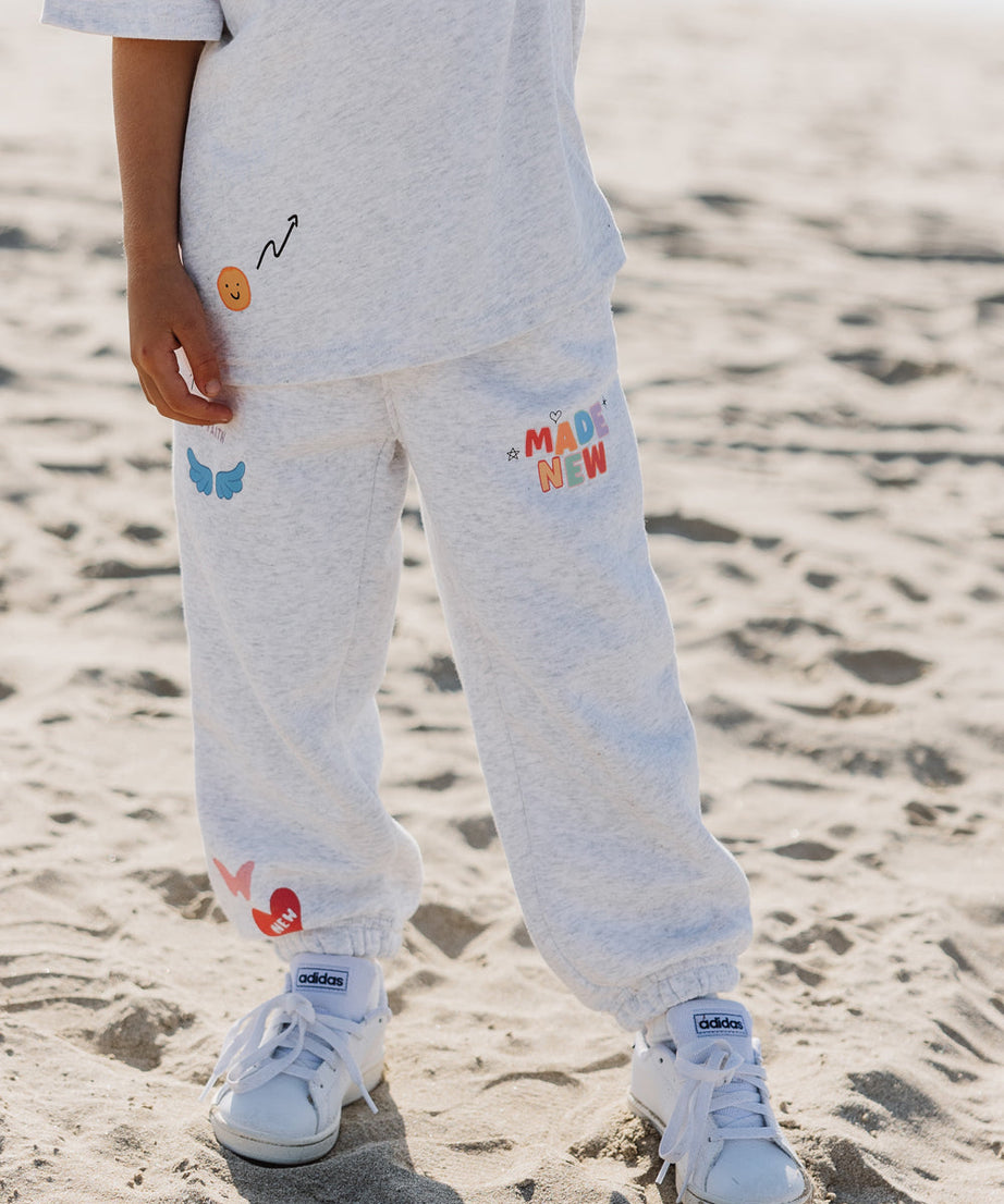 Neue Kinder-Sweatpants gefertigt