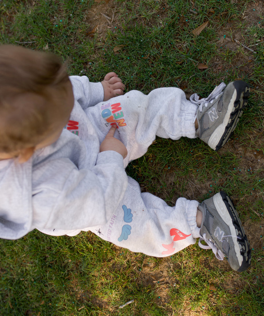 Neue Kinder-Sweatpants gefertigt