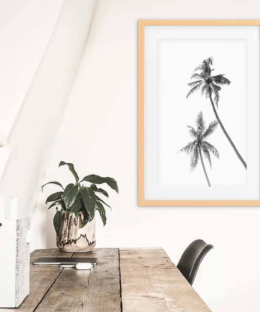 Minimalistisches Schwarz-Weiß-Palmen-Poster. Hawaii-Thema