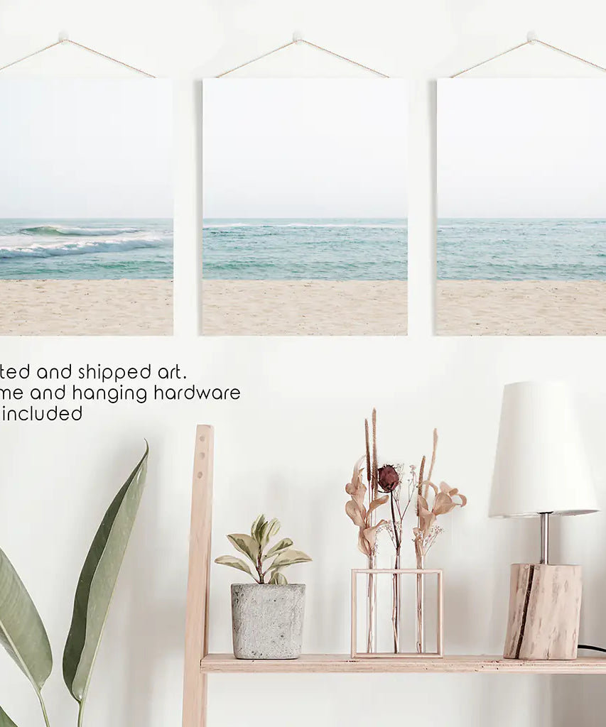 Beige Blau Minimalistische Meeresstrand-Fotografie. 3-teilige Wandkunst