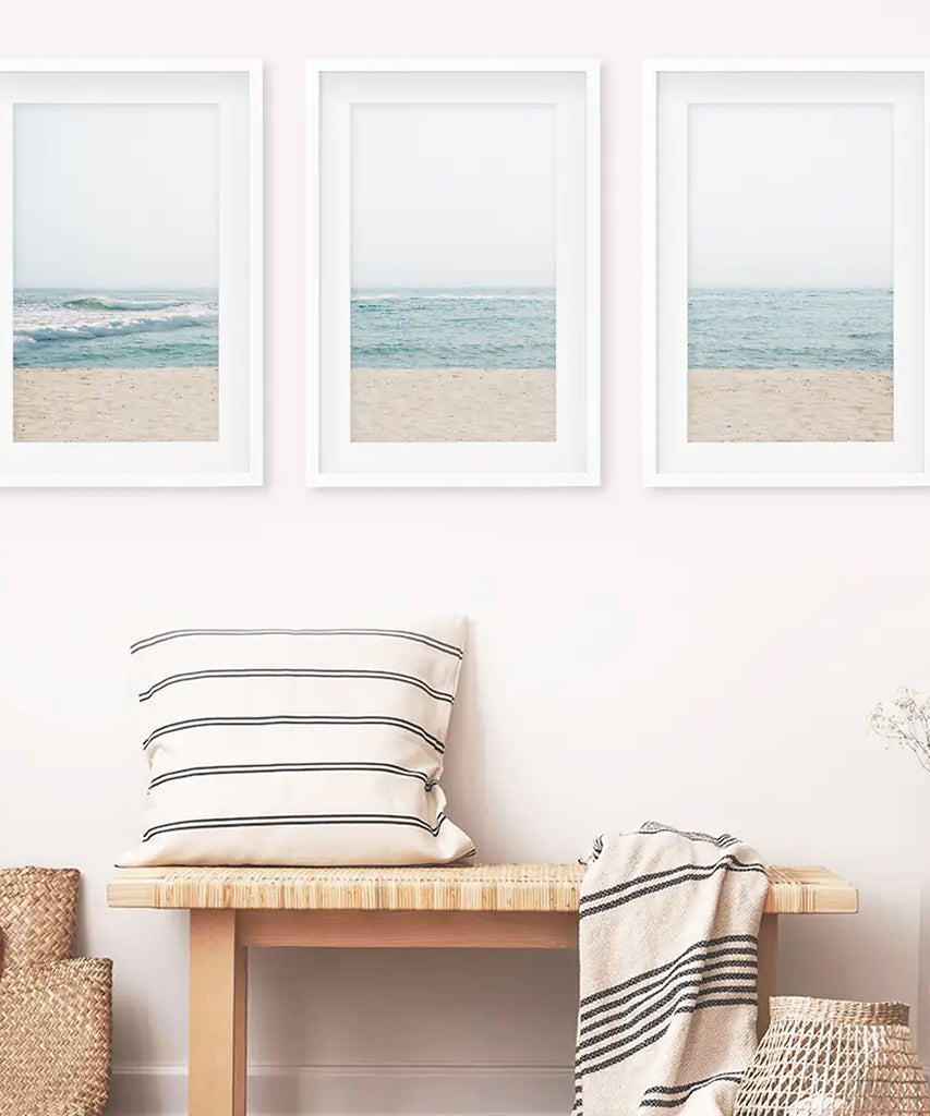 Beige Blau Minimalistische Meeresstrand-Fotografie. 3-teilige Wandkunst