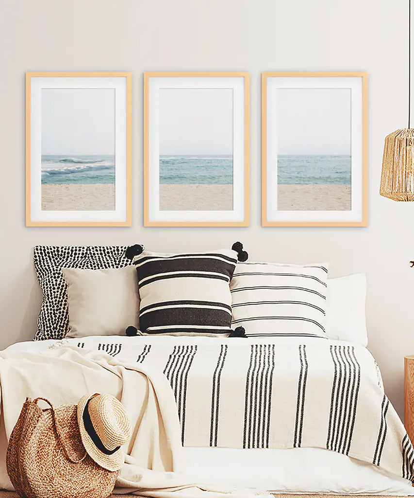 Beige Blau Minimalistische Meeresstrand-Fotografie. 3-teilige Wandkunst