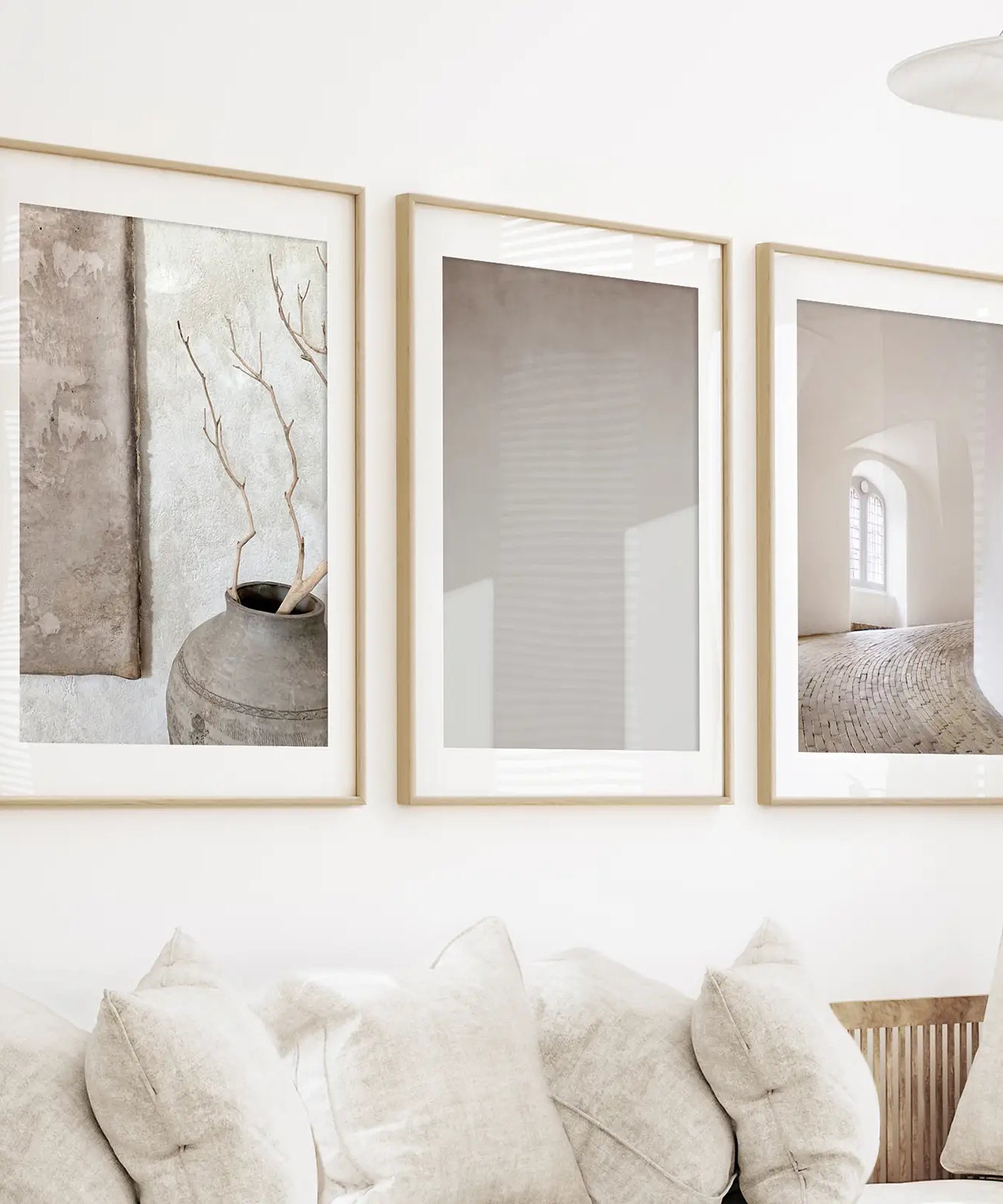 Minimalistische beigefarbene moderne Architektur, 3er-Set Drucke