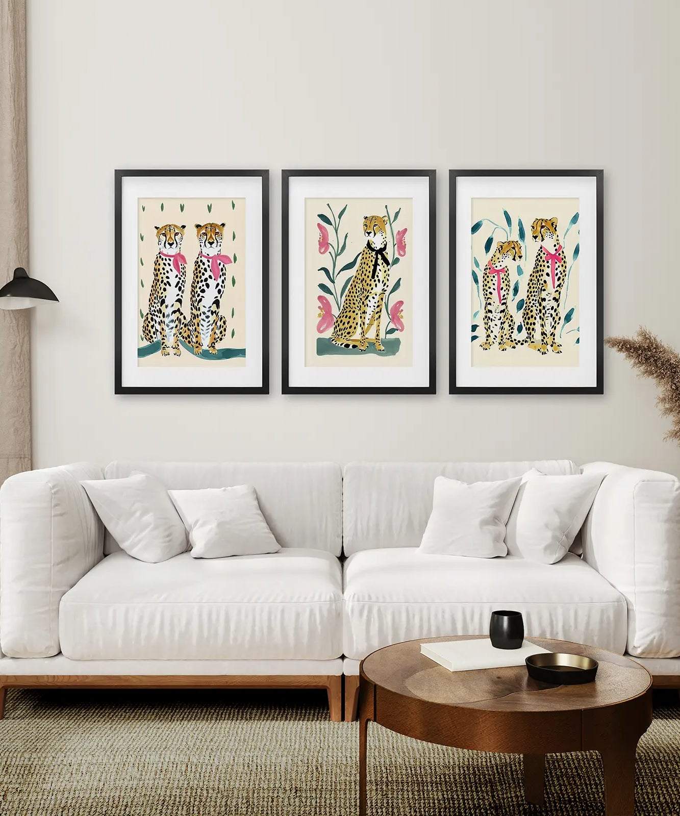 Lustiges Leoparden-Set. Moderne Wand Kunstdrucke. Beige & Rosa