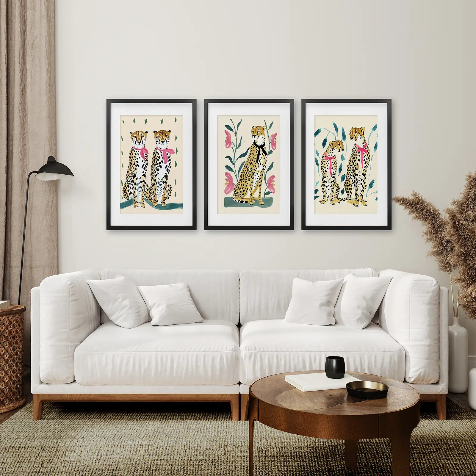Lustiges Leoparden-Set. Moderne Wand Kunstdrucke. Beige & Rosa