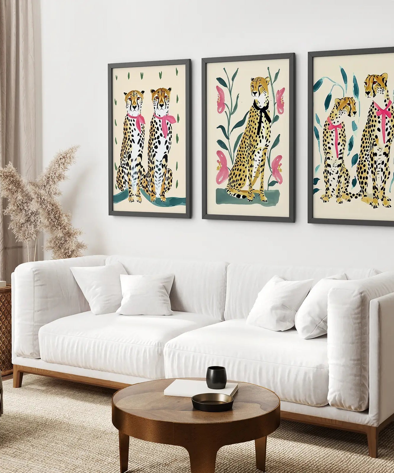 Lustiges Leoparden-Set. Moderne Wand Kunstdrucke. Beige & Rosa