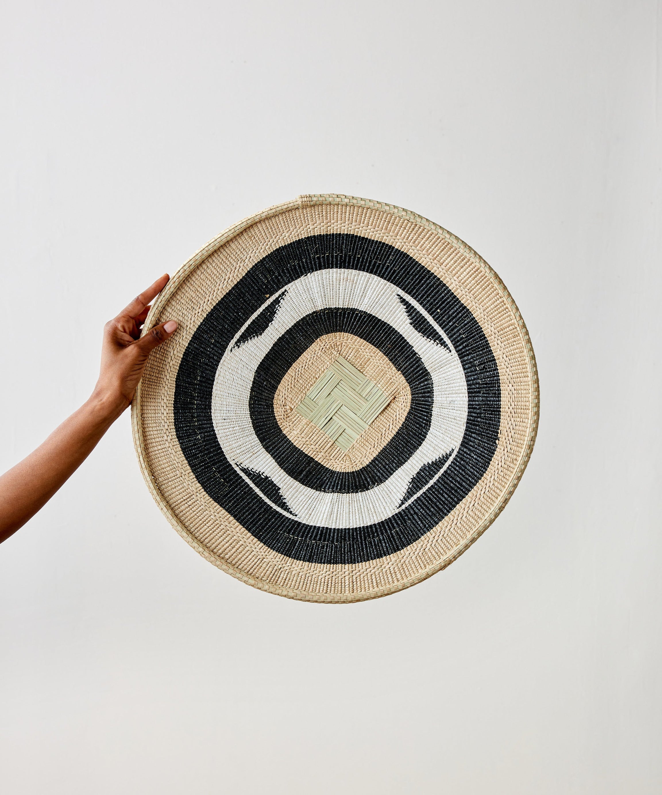 Nolyia Black Flat Basket