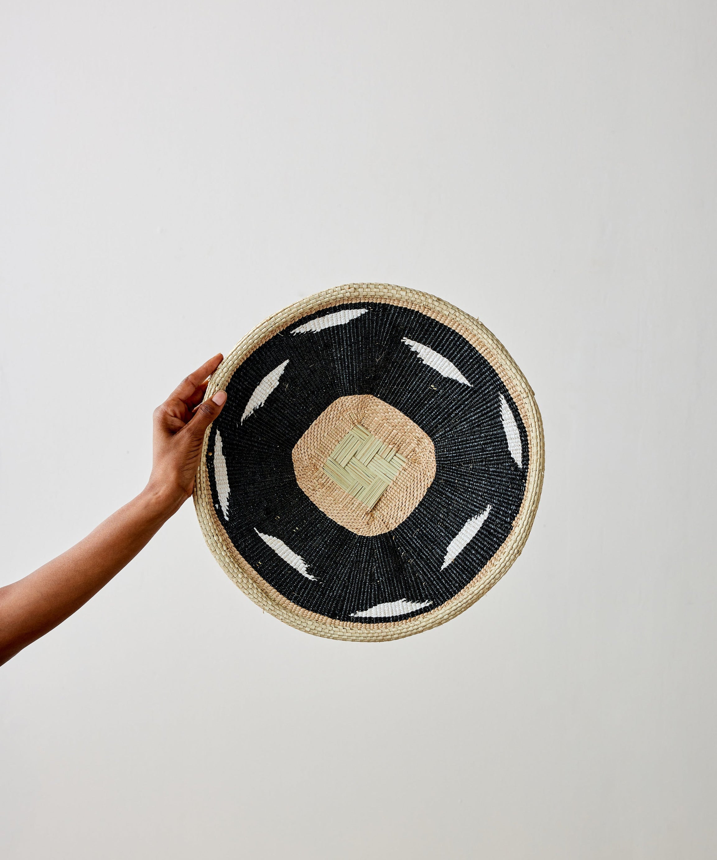 Nolyia Black Flat Basket